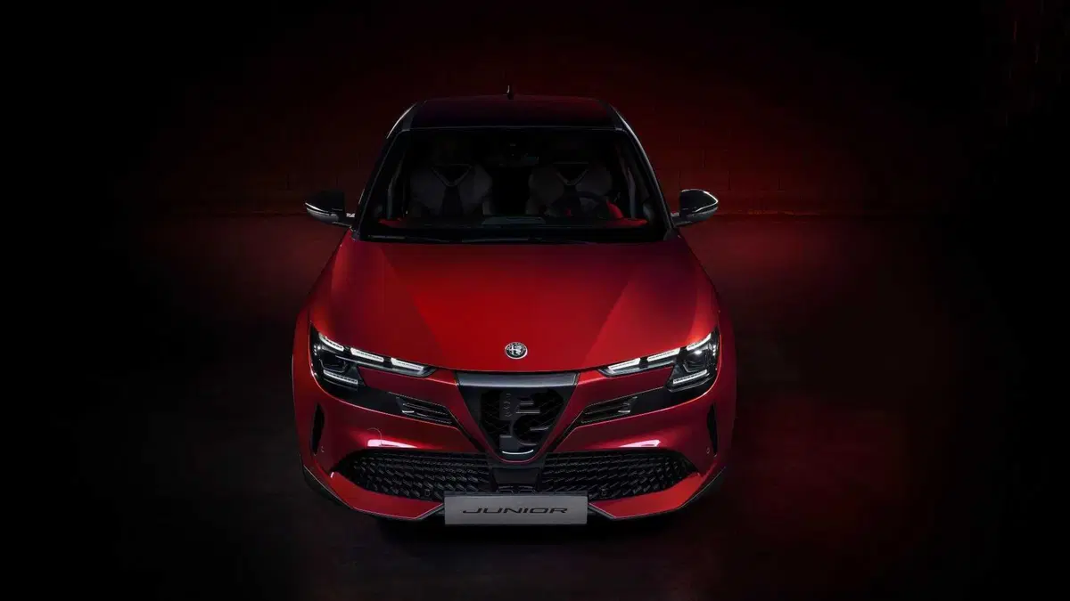 Alfa Romeo Junior 1.2 ibrida 145cv edct6 (3)