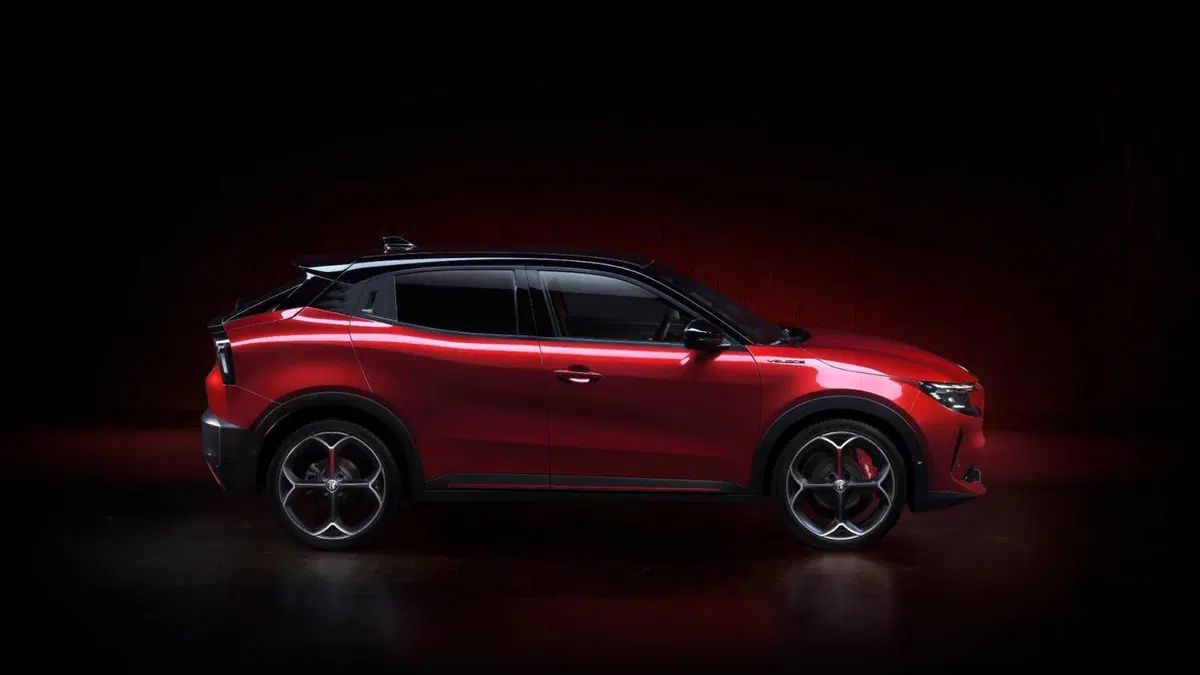 Alfa Romeo Junior 1.2 ibrida 145cv edct6 (7)