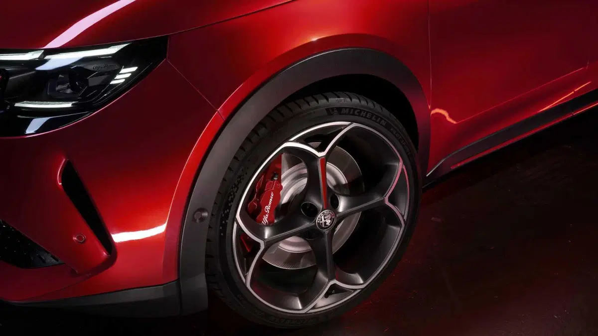 Alfa Romeo Junior 1.2 ibrida 145cv edct6 (16)