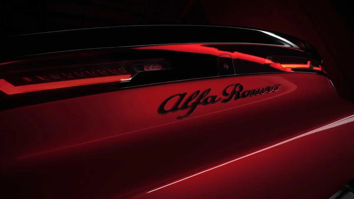 Alfa Romeo Junior 1.2 ibrida 145cv edct6 (19)