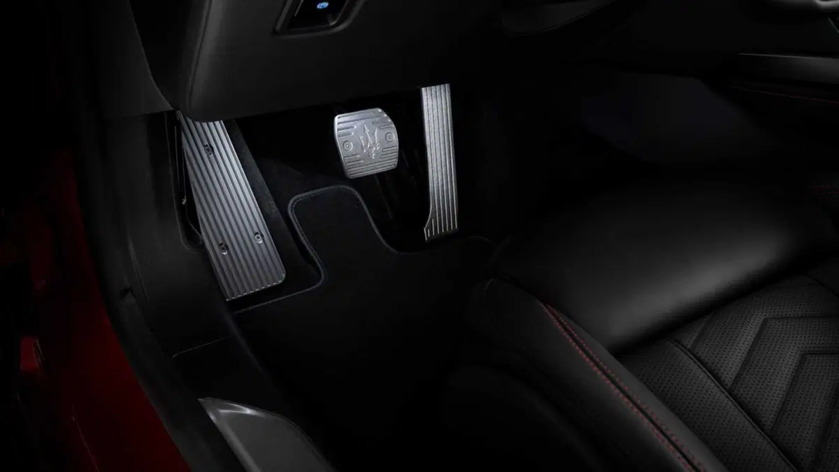 Maserati Granturismo 3.0 Trofeo awd auto (15)