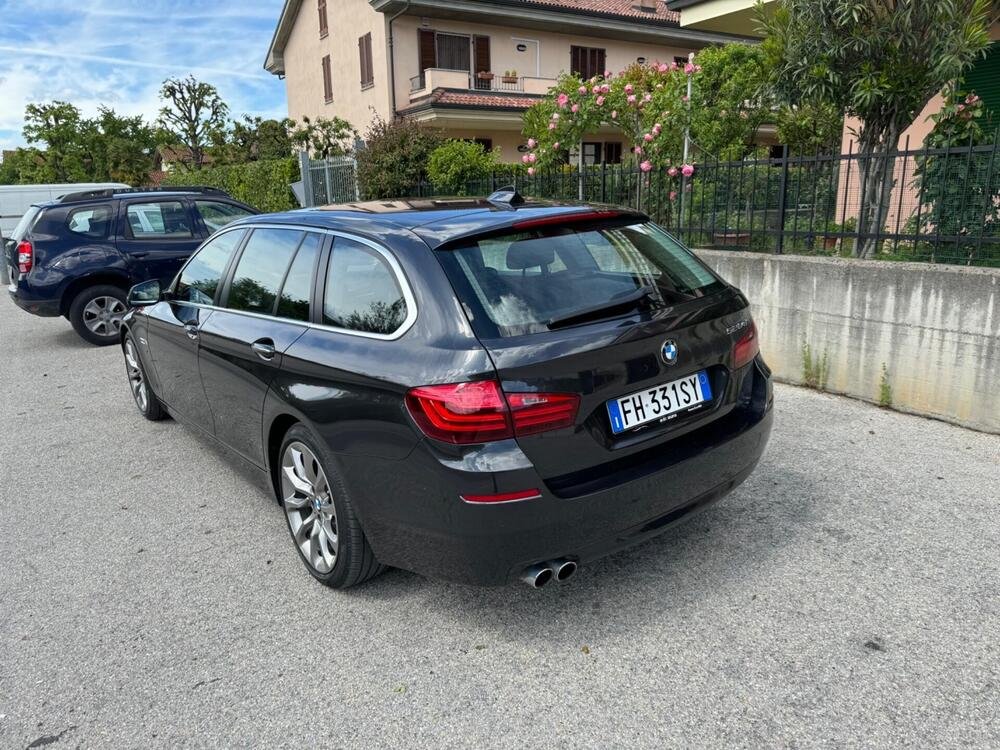 BMW Serie 5 Touring 520d  Sport  del 2017 usata a Sommariva del Bosco (4)