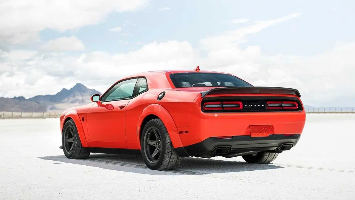 Dodge Challenger 6.2 V8 Hellcat Widebody (Full) 717cv at8 (4)