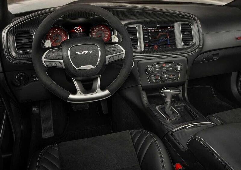 Dodge Charger (2022-->>) (8)