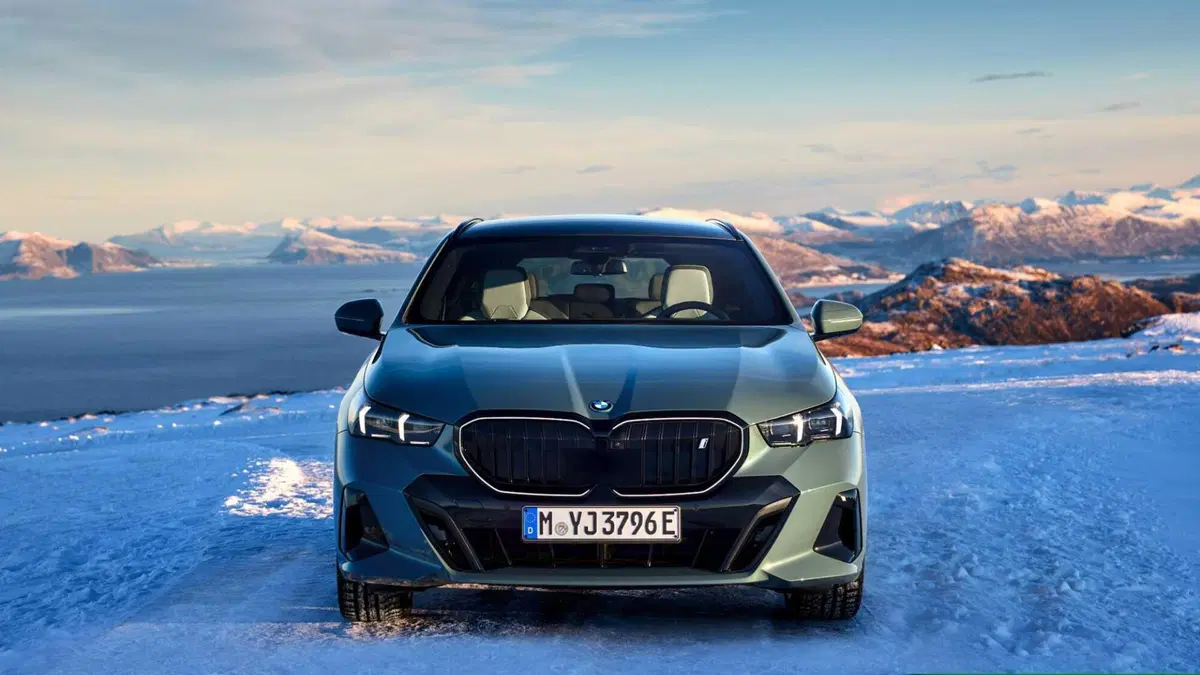 BMW i5 Touring (3)