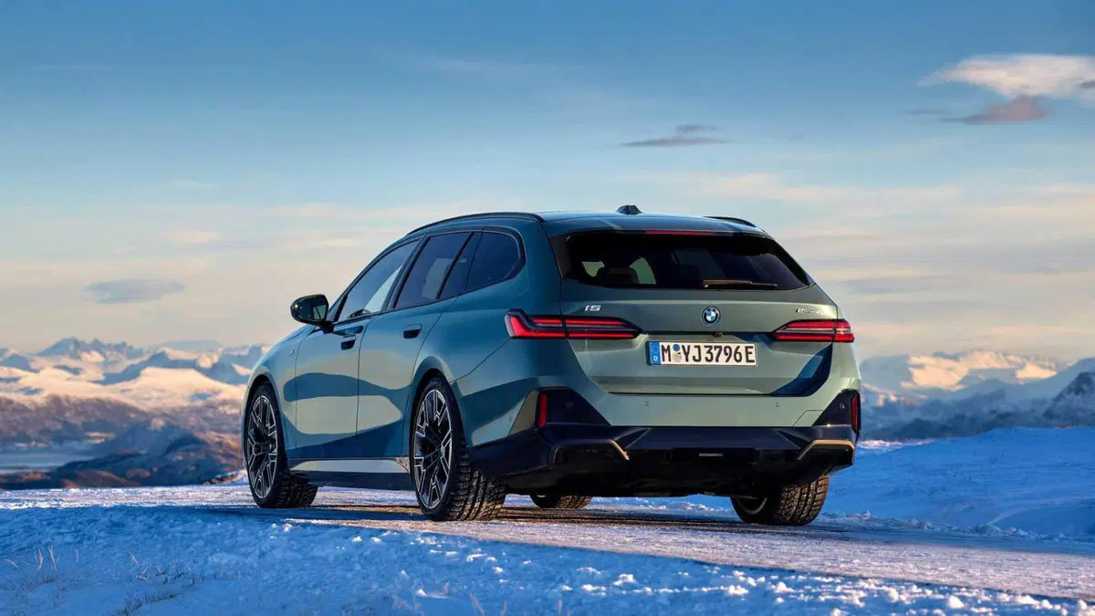 BMW i5 Touring (5)