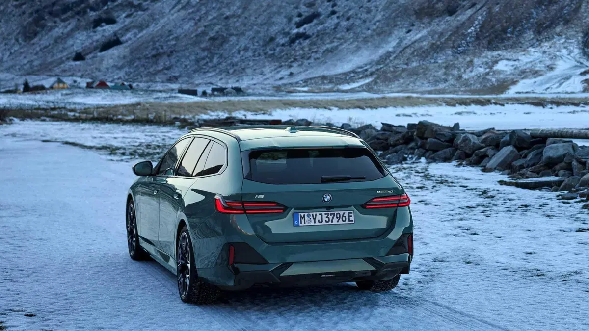 BMW i5 Touring (6)