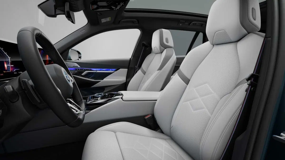 BMW i5 Touring (9)