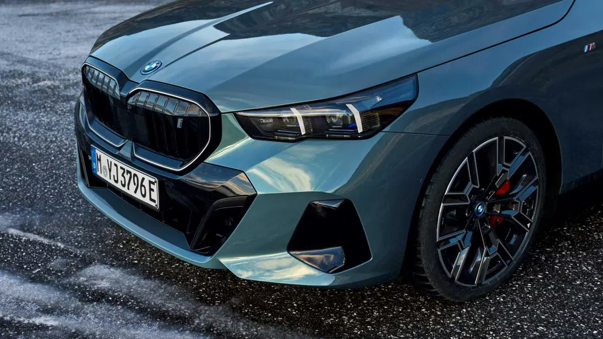 BMW i5 Touring (12)