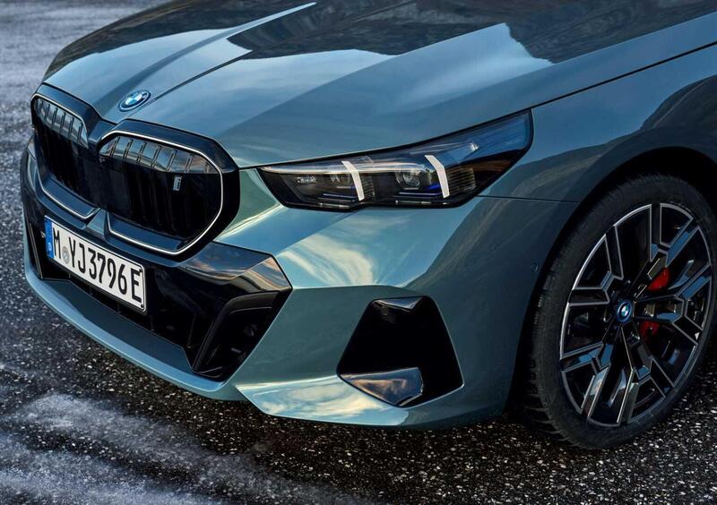 BMW i5 Touring (12)