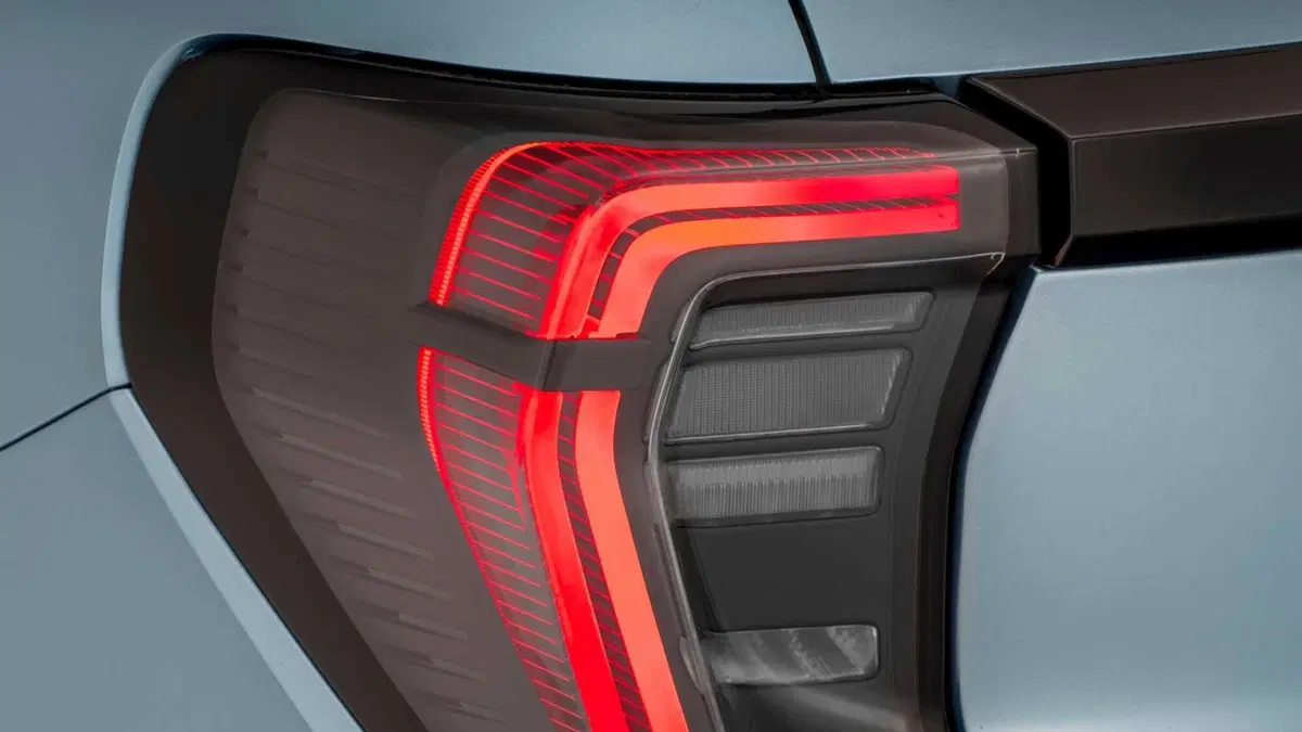 Ford Explorer (2024-->>) (15)