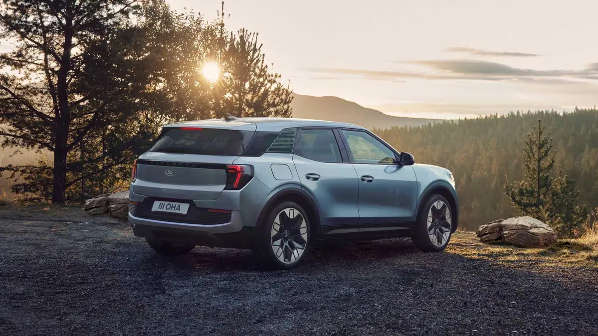 Ford Explorer (2024-->>) (7)