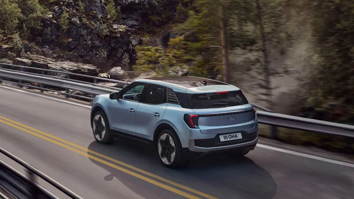 Ford Explorer (2024-->>) (8)