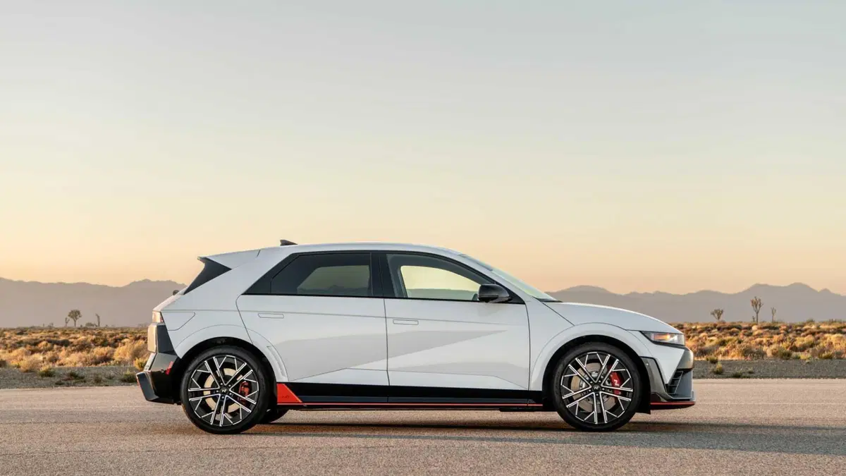 Hyundai Ioniq 5 N (2024-->>) (4)