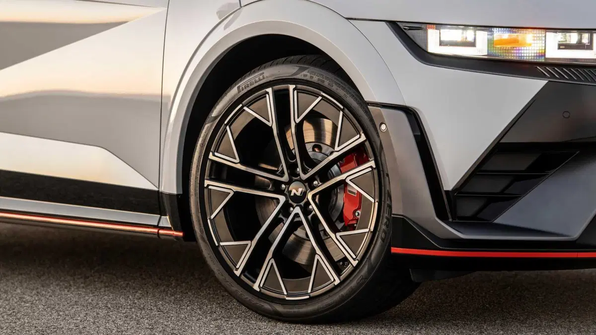 Hyundai Ioniq 5 N (2024-->>) (10)