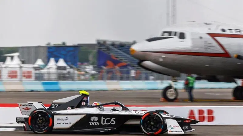 Formula E. E-Prix Berlino 2024: Nick Cassidy vince una tumultuosa Gara 1