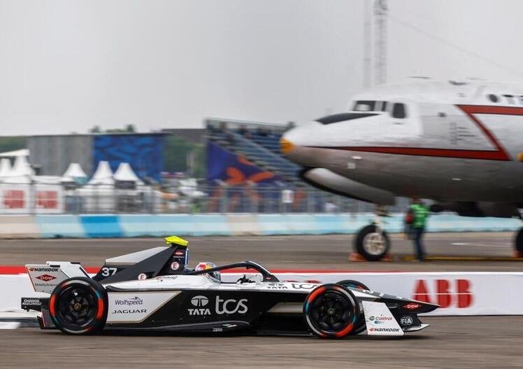 Formula E. E-Prix Berlino 2024: Nick Cassidy vince una tumultuosa Gara 1