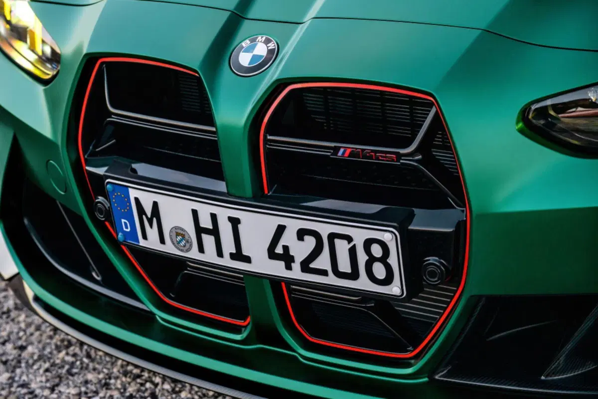 BMW M4 CS 2024: il restyling ha 550 CV e molta fibra di carbonio (2)