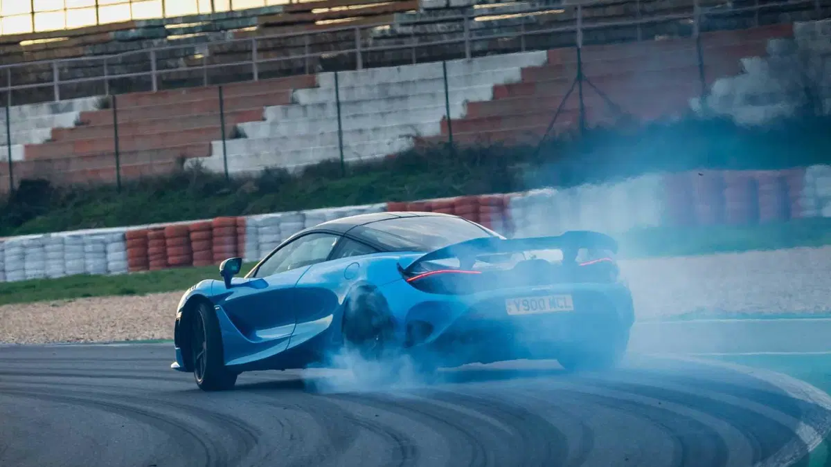 McLaren 750S Coupé (2023-->>) (9)