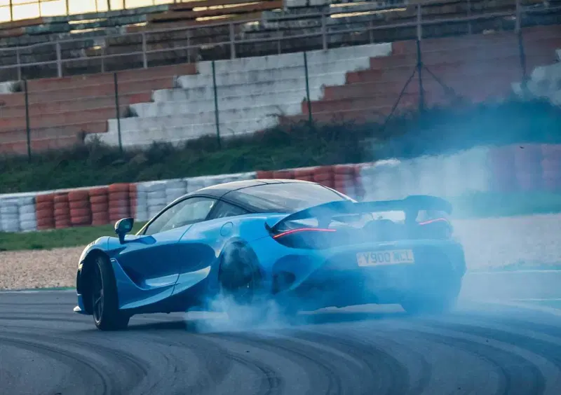 McLaren 750S Coupé (2023-->>) (9)