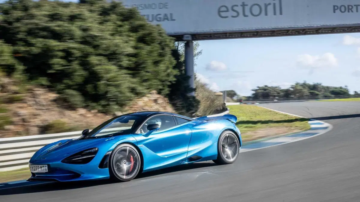 McLaren 750S Coupé (2023-->>) (4)