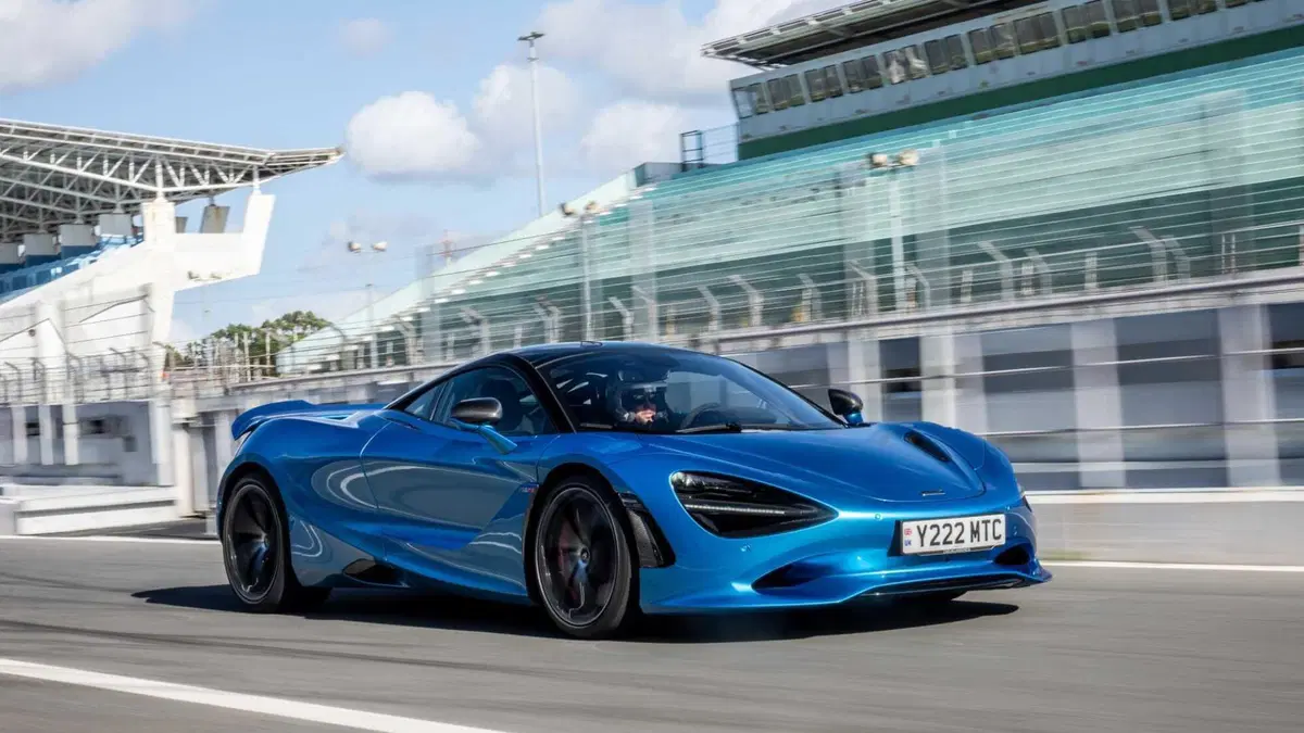 McLaren 750S Coupé (2023-->>) (3)