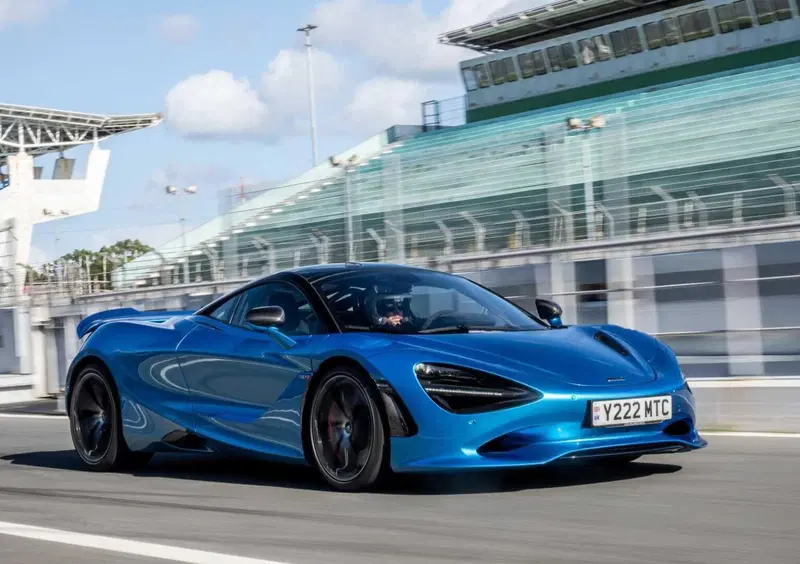 McLaren 750S Coupé (2023-->>) (3)