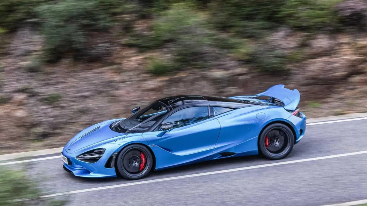 McLaren 750S Coupé (2023-->>) (2)