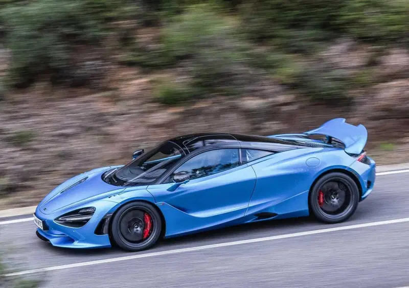 McLaren 750S Coupé (2023-->>) (2)