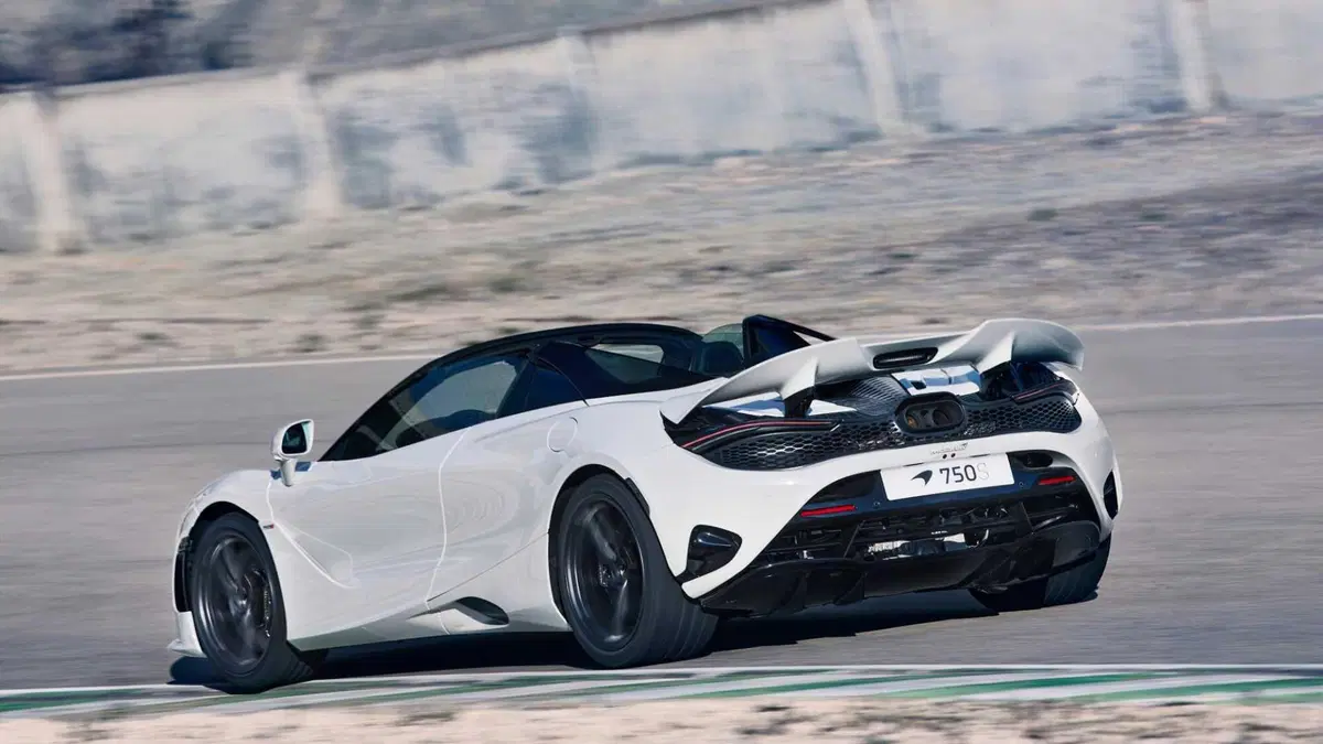 McLaren 750S Cabrio (12)
