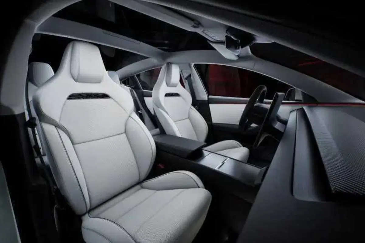 Tesla Model Y Performance: i disegni di Auto Moto e il prezzo stimato (3)