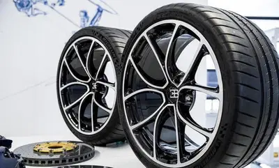 Com'&egrave; sono fatte le gomme che costano 9.500 euro l'una? 