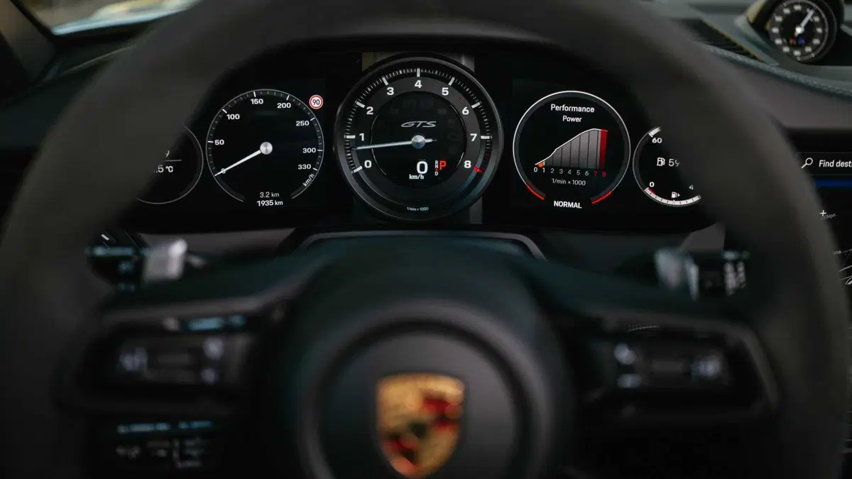 Porsche 911 Cabrio Targa 3.0 4 GTS (15)