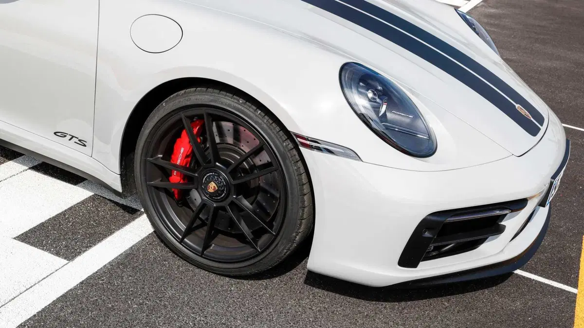 Porsche 911 Cabrio Cabrio 3.0 Carrera 4 GTS (9)