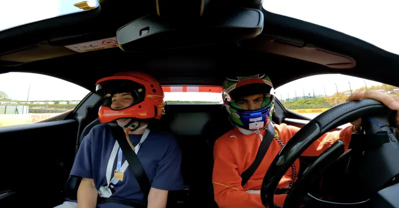 [VIDEO] Abbiamo fatto un hot lap a Spa Francorchamps con una Ferrari 296 GTS: ecco com'&egrave; andata