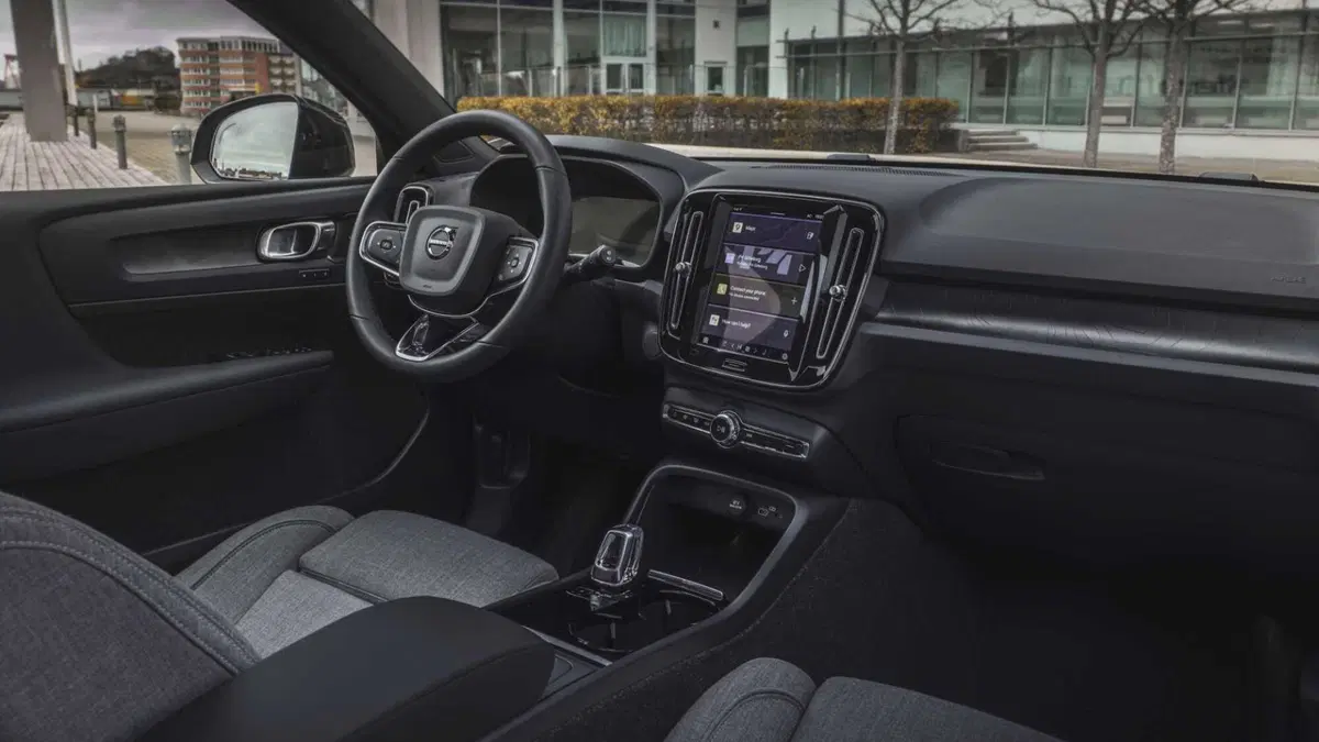 Volvo EX40 (2024-->>) (9)