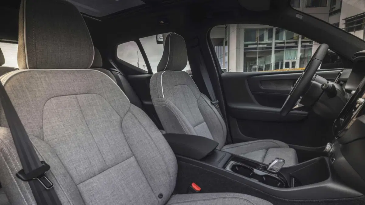 Volvo EX40 (2024-->>) (10)