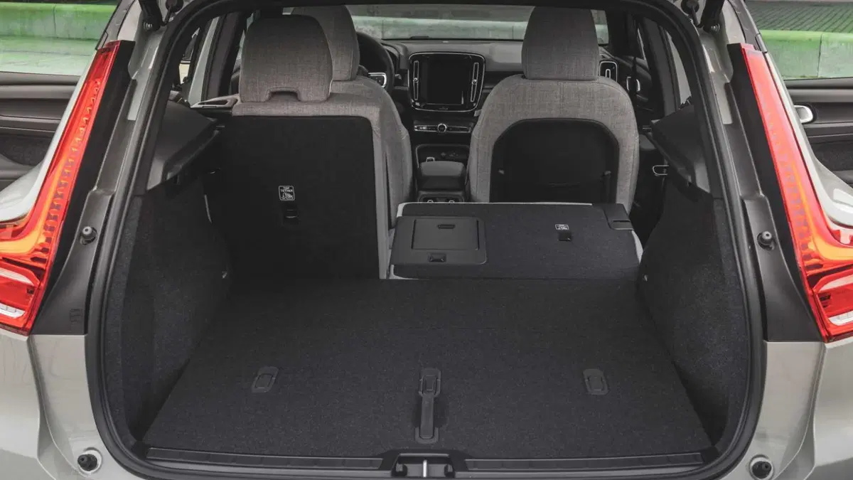 Volvo EX40 (2024-->>) (13)