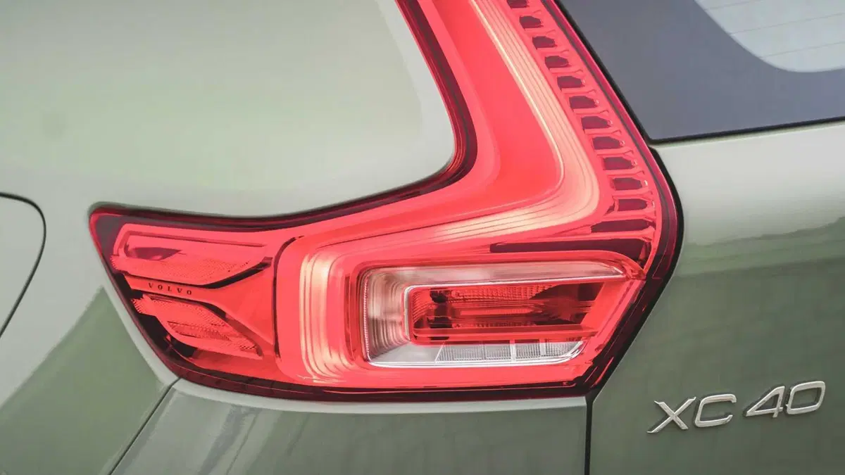 Volvo EX40 (2024-->>) (15)