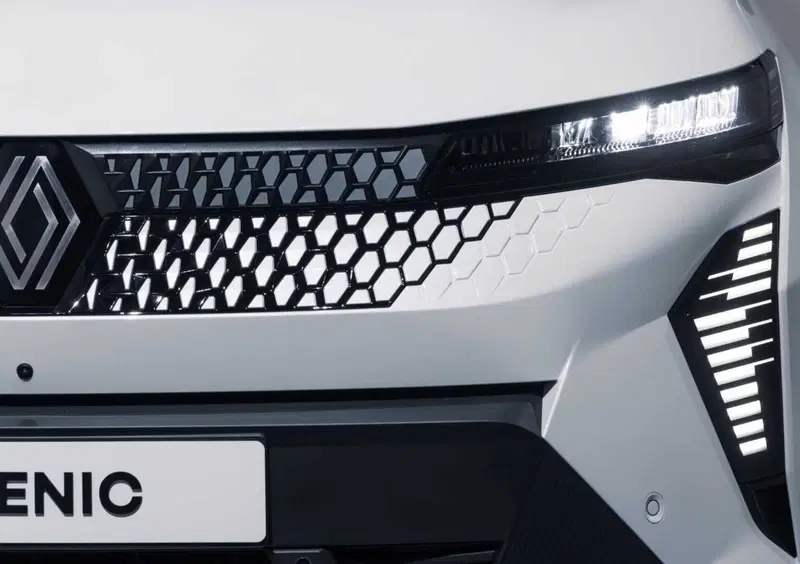 Renault Scenic E-Tech Electric (2016-->>) (15)