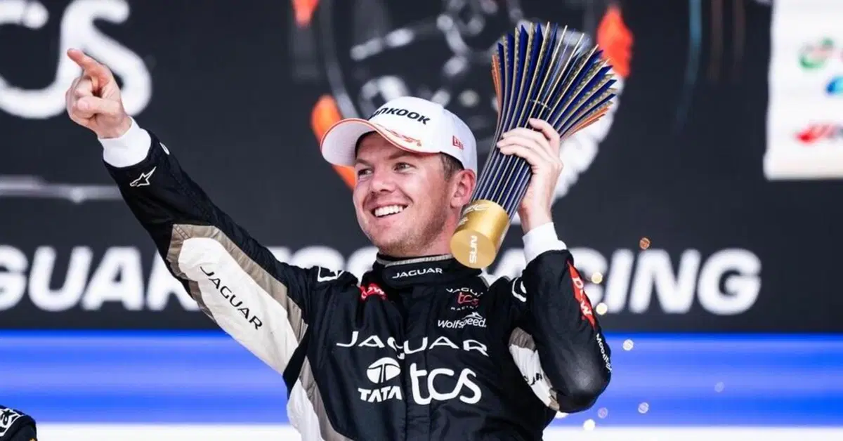 Formula E. Nick Cassidy: &ldquo;La vittoria a Berlino? Combinazione di fortuna e strategia. Con Jaguar lottiamo per i titoli&rdquo;