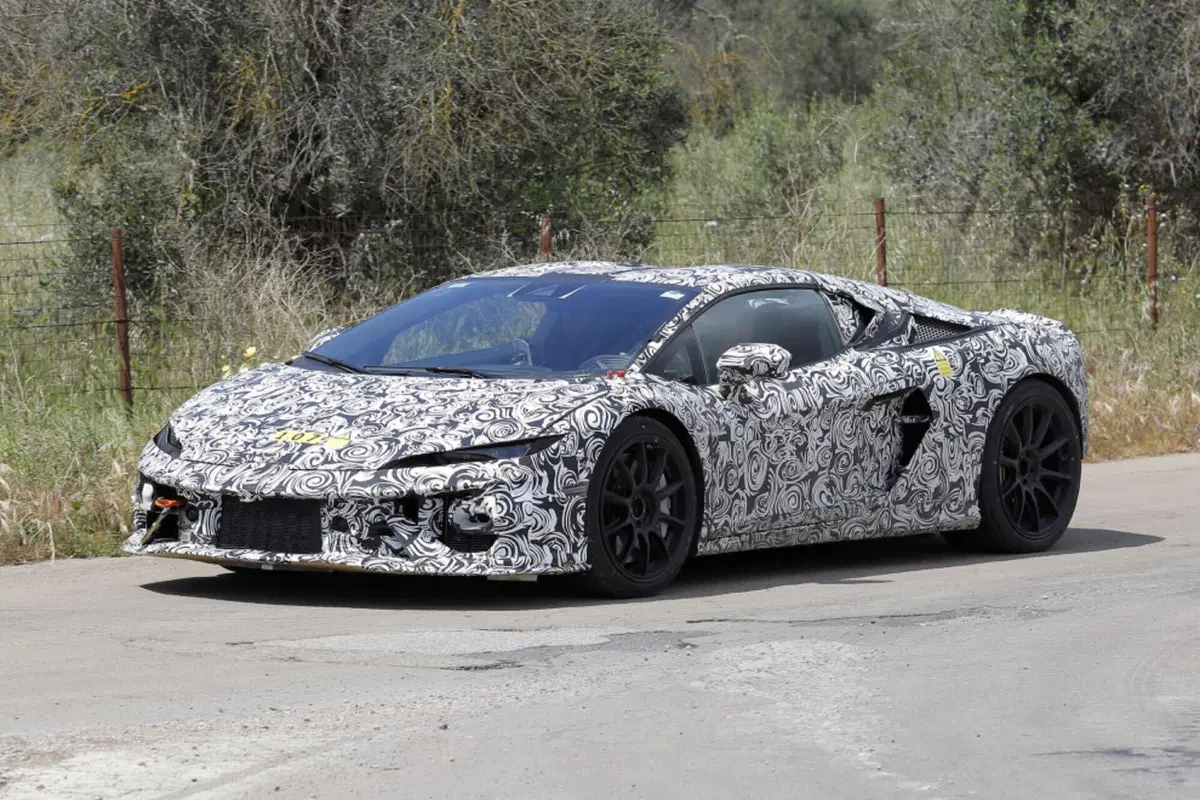 Lamborghini Temerario: le foto spia della nuova supercar (3)