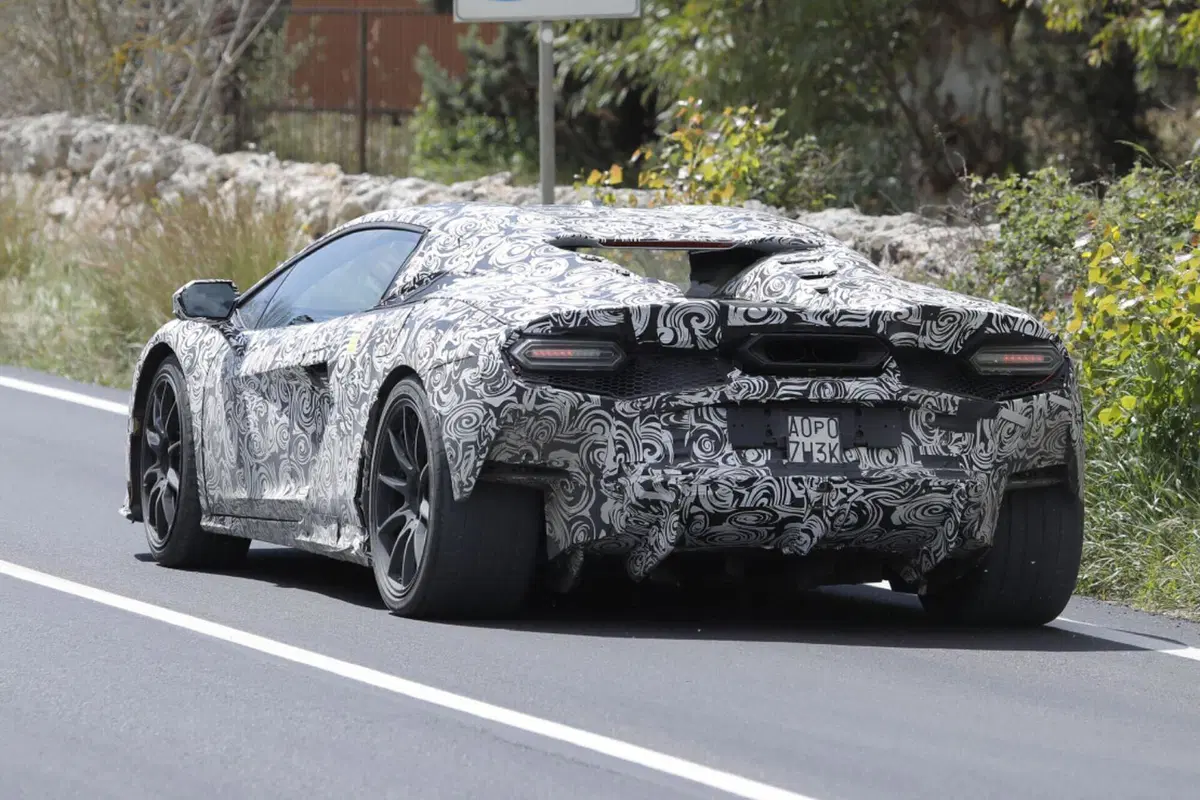 Lamborghini Temerario: le foto spia della nuova supercar (7)