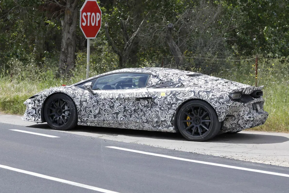 Lamborghini Temerario: le foto spia della nuova supercar (10)