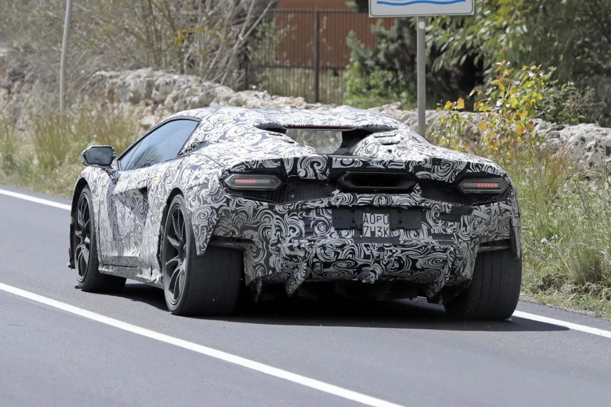 Lamborghini Temerario: le foto spia della nuova supercar (12)