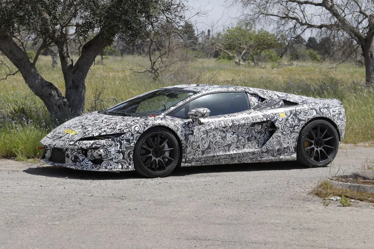 Lamborghini Temerario: le foto spia della nuova supercar (13)