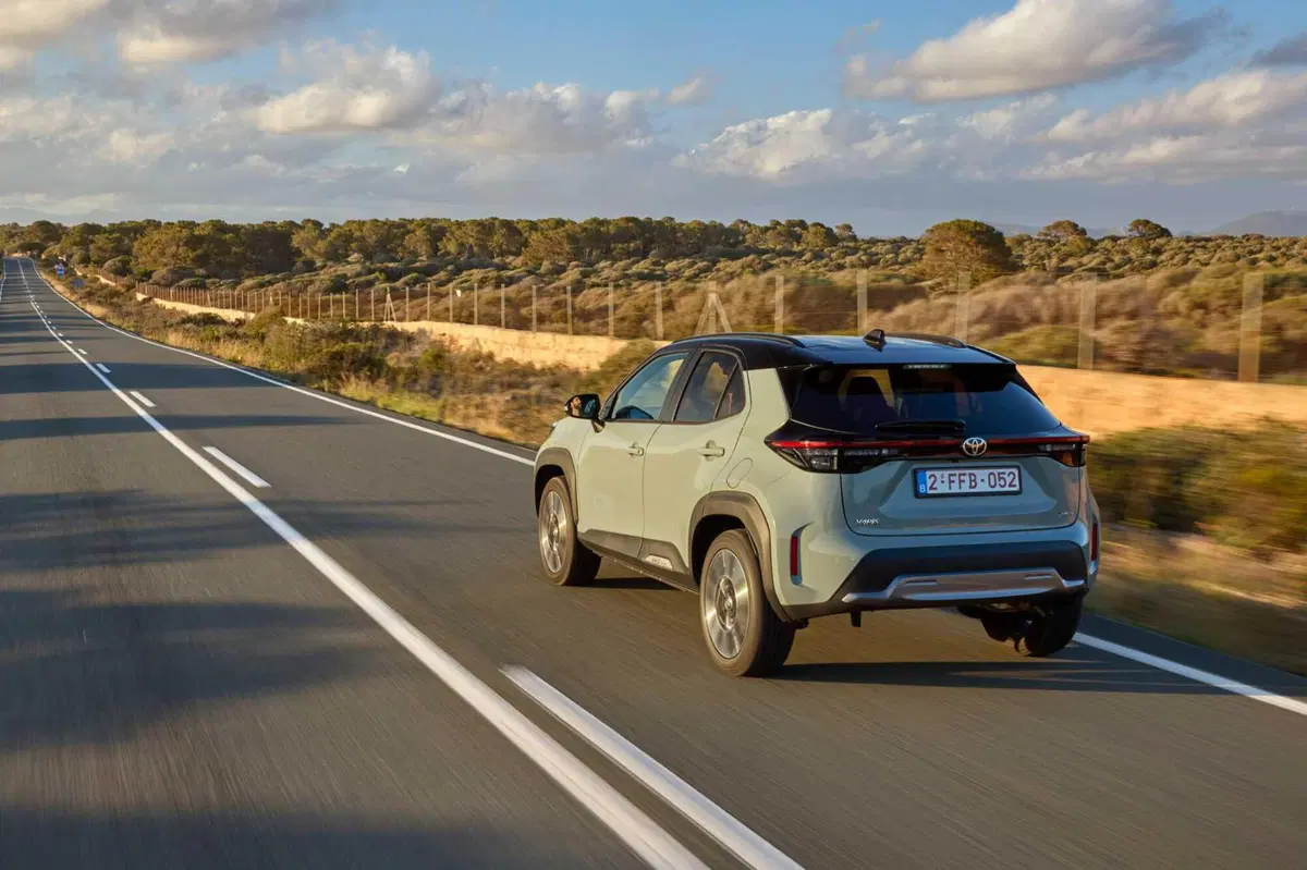 Toyota Yaris Cross 2024: nuovo motore, l'ibrido è più potente  (9)
