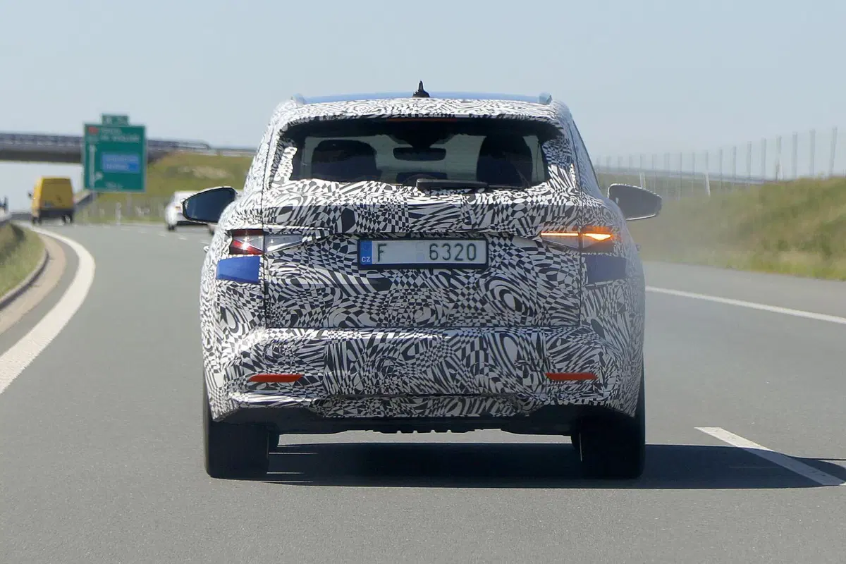 Skoda Elroq: le foto spia della nuova compatta elettrica  (6)
