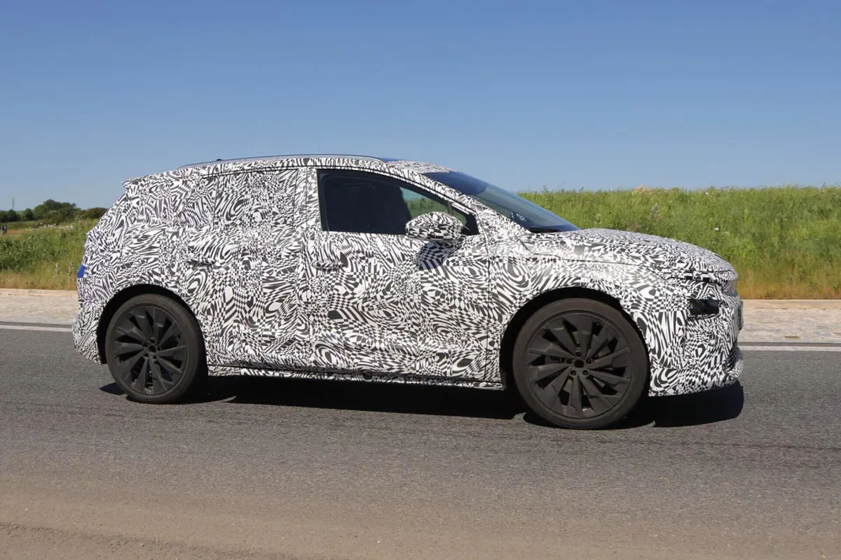 Skoda Elroq: le foto spia della nuova compatta elettrica  (7)