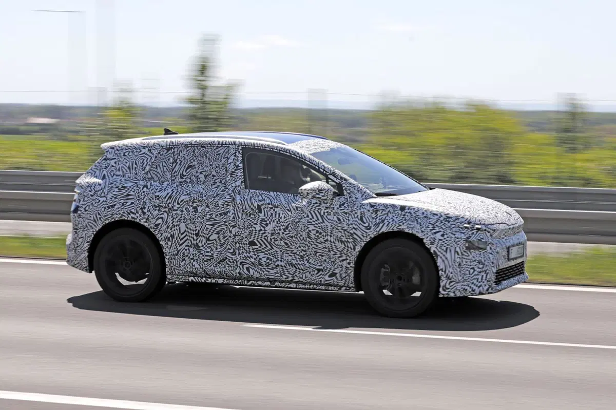 Skoda Elroq: le foto spia della nuova compatta elettrica  (8)